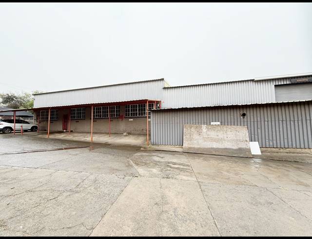4,630M² WAREHOUSE TO LET IN WADEVILLE